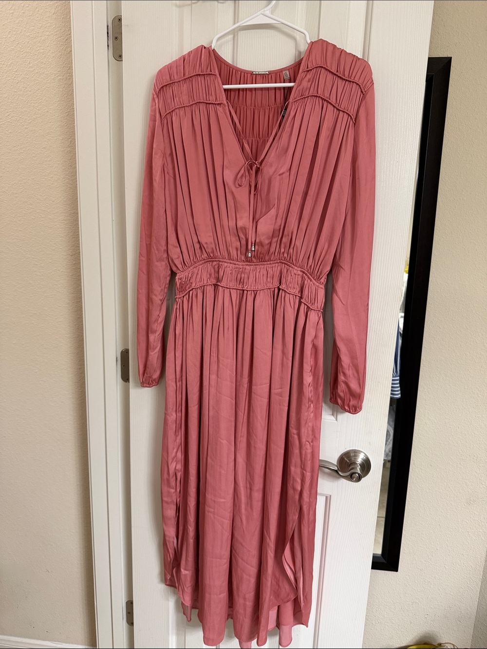 Elie Tahari Pink Dress. New with Tags . Medium
